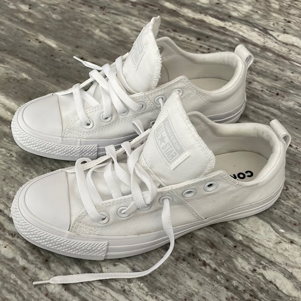 White converse low top